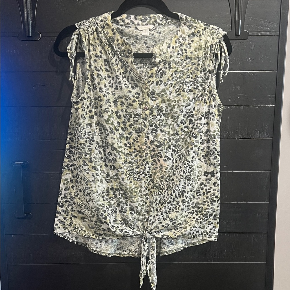 Chic Leopard Print Tie-Front Blouse